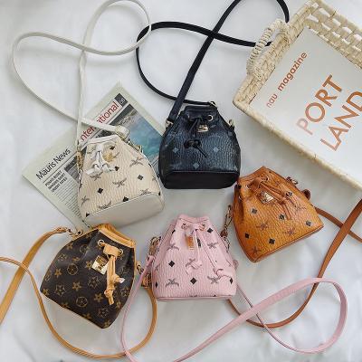 China Luxury Designer Little Girls Bags Fashion Shoulder Cross Children Mini Bags Designer Handbags Body Purse for sale