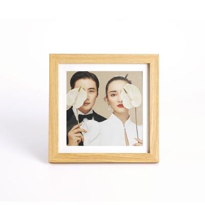 China Hot Sale Claasic Rotating Rectangle Wooden Photo Square Wooden Picture Frame for sale