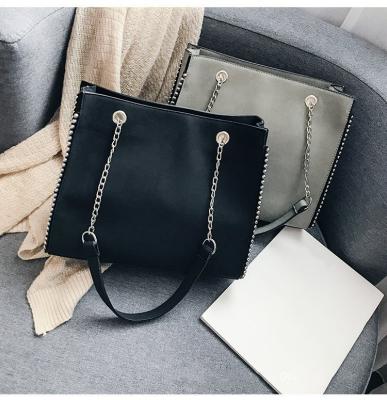 China czm12333a anti-theft rivet women handbags chain female bags relaxing ladies bags for sale