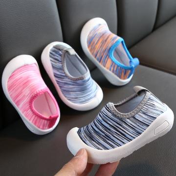 China Flat lay 2020 spring summer feet stretch soft unique cloth shoes Korean new children's shoes baby shoes for sale