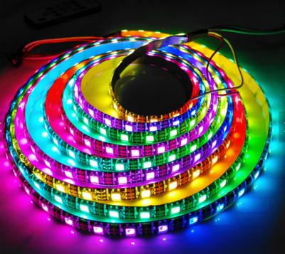 China A luz de tira conduzida flexível Rgb de RoHs do CE 5050 Smd 12v Waterproof luzes de tira do diodo emissor de luz à venda