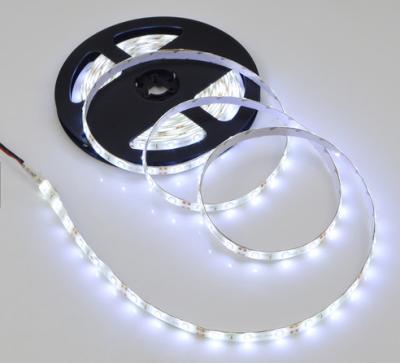 China Luces de tira flexibles de SMD2835 LED 120LEDs por el metro 5 años de garantía en venta