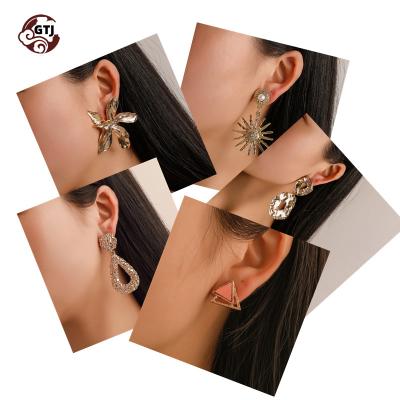 China FASHIONABLE Flower Earrings Alloy Material Earrings Factory Direct Selling Sunflower Gold Plated Geometric Earrings for sale