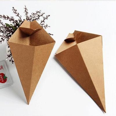 China Paper Material Customized Chips Triangle Box with Shipping Cost and Oil Proof Bag for sale