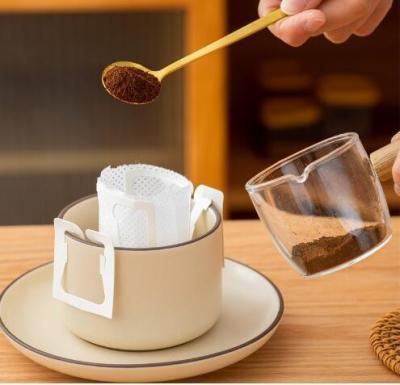 Cina 7.5*9cm Portable Hanging Ear Coffee Filter Paper Bag Scaricabile Coffee Powder Filter Bag in vendita