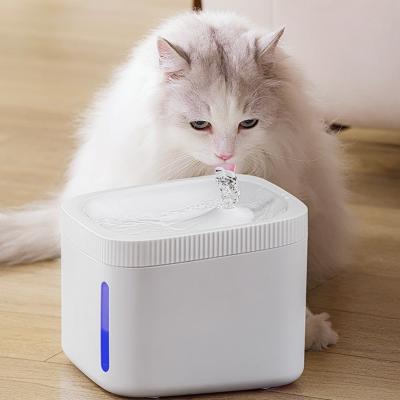 China Dispensador de água para animais de estimação de estilo médio Fonte para gatos Fonte de filtro Fonte de água potável à venda