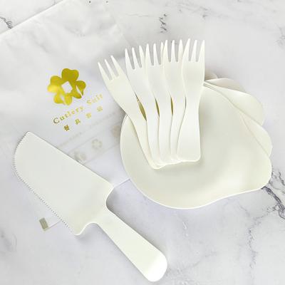 China Convenient Party Cutlery Set Disposable Plastic Knife and Fork for Birthday Cake for sale