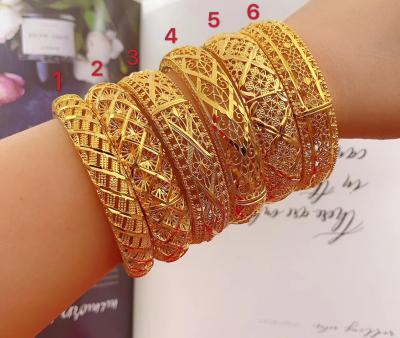 China Ethnic Jewelry Design Dubai Gold Plated Bangles Bracelets , Fashion Womens 24k Gold Plated Jewelry for sale