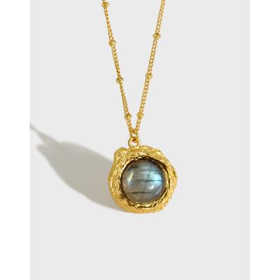 China FASHIONABLE French Luxury Labradorite Lava Texture Light White Crystal Niche Necklace Women for sale