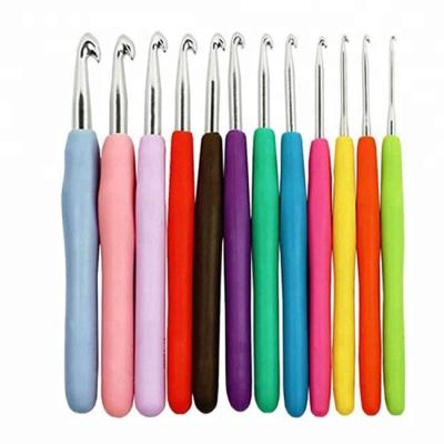 China Hand Knitting 9 Pieces 2-6.0 Millimeter TPR Handle Aluminum Crochet Hook Set High Quality Soft Tools Crochet Hook for sale