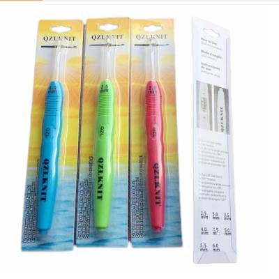 China Rechargeable LED Custom Crochet Hook With Light Knitting Needles for sale