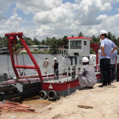 Chine 1500m3 équipement de dragueuse de petite taille 560kw pour dragueuse de petite rivière à vendre