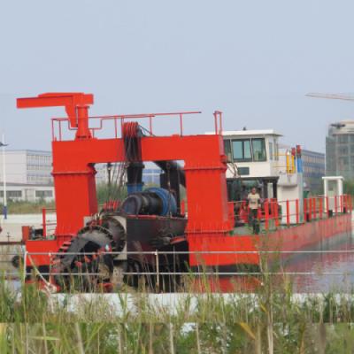 China Depth 25m Dredging Machine Cutter Suction River Dredger With Submersible Pump for sale