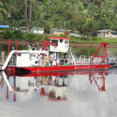 China 10inch 550m3 Small Dredger Machine For Shallow Water Cleaning And Dredging for sale