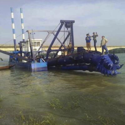 China 4 000 m3 de motor diésel de corte de la cabeza de la succión de la draga / canal de draga en venta