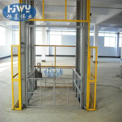 China Easy Operation Safety Convenience Rail Guide Freight Platform / Hydraulic Small Vertical Cargo Lift for sale