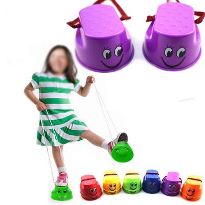 China 2022Factory Wholesale 2pcs/set Plastic Stilts Toys Simple Sense Training Smile Kids Outdoor Game Toys for sale