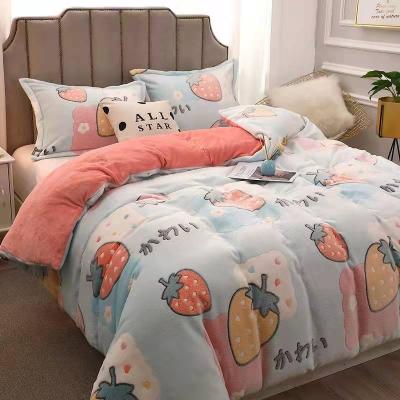 China Sustainable Hot Sale Flannel Comforter Stuffed 100% Polyester Filling Comforter Sets For Sleep for sale