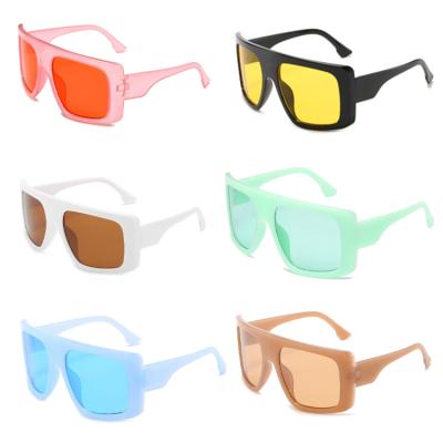 China Newest Luxury Square Sunglasses Gradient Oversized Sunglasses Shades 2022 Women Sun Glasses For Outdoor Vacation for sale