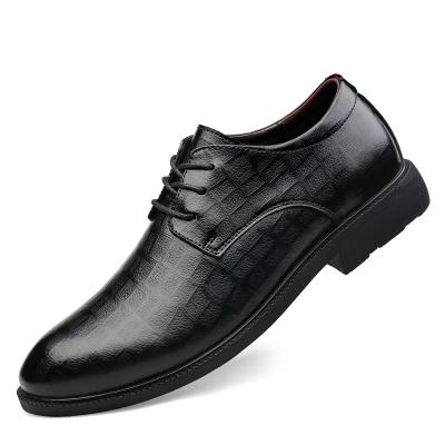 China Anti-odor Men Classic Black Elegant Shoes Business Leather Lace Gentlemen Shoes for sale