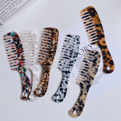 China Salon + Acetate Home Comb With Handle 4mm Thickness Cellulose High Quality Fashion Shaped Custom Logo Hair Combs for sale