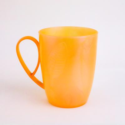 China Wholesale Viable Child Food Grade Yellow Plastic Cups Customized Promotional Gifts Tooth Gargle Cup for sale