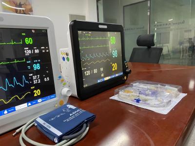 China Mehrsprachige Herzmaschine der Intensivstation, automatische Vitalsignalmaschine mit ECG-Überwachung zu verkaufen