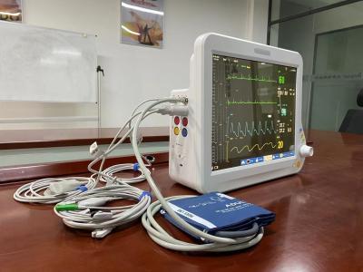 China ECG de la UCI SPO2 y NIPP Monitor Multiparameter para el hospital en venta