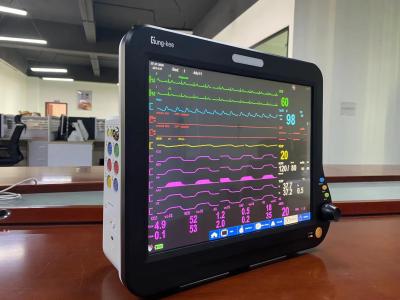 Cina Monitor cardiaco a 15 pollici dello schermo ICU di TFT LCD, monitor paziente di multi parametro SPO2 in vendita