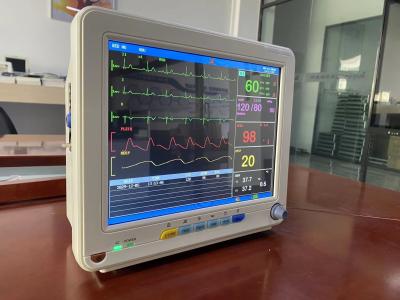 Chine Moniteur électronique médical de signes vitaux d'affichage à cristaux liquides de TFT avec la mesure d'ECG SPO2 NIBP et de Temp à vendre