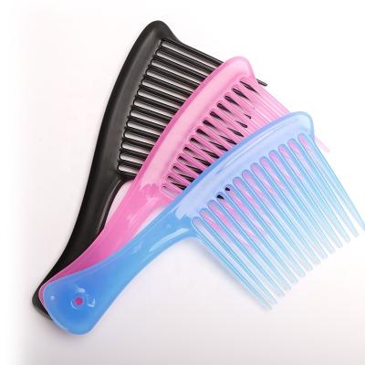 China High Quality Custom Big Tooth Wide Flat Comb Professional Hair Salon Curved Logo Curved Plastic Combs Hair Styling Tool for sale