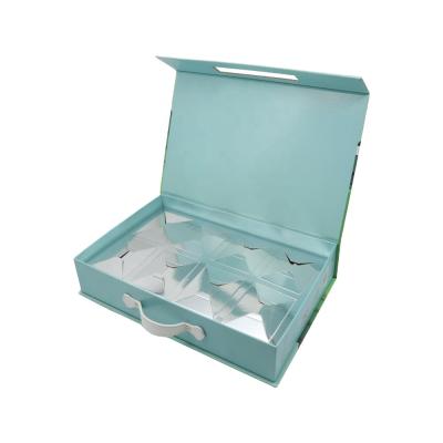 China Luxury Materials Card Insert Recycled Hard Paper Gift Box With Handle And Ribbon Bow for sale