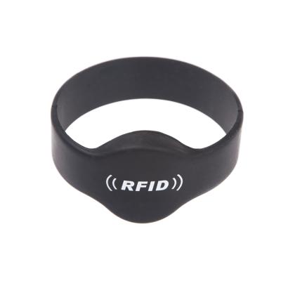 China Waterproof / waterproof 13.56MHz RFID silicone wristband NFC wristband silicone nfc waterproof wristband for sale