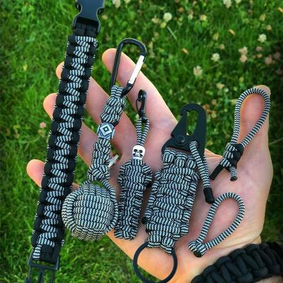 China Eco - Friendly Paracord Bracelet Accessories Zipper Pulls Knife Lanyards Hand Crafted Paracord Bead Skull for sale