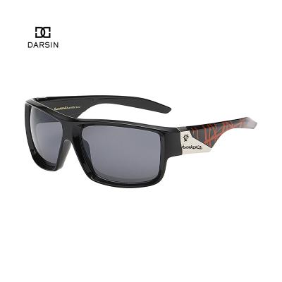 China Factory Wholesale Custom DARSIN Sports Sunglasses Thick Frame Printed Lines High Quality Men's Polarized Sunglasses for sale