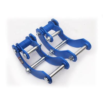 China 2 inch raised & Comfortable 2inch Rear Extended Shackles Kit For Hilux SR166 for sale