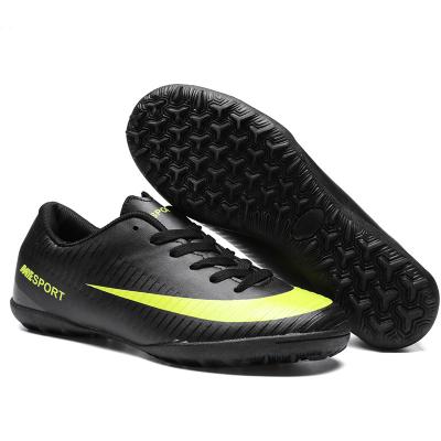 China FLYJA Sports Design Style Soccer Active Football New Shoes Talla 27-45 School Futsal Football Low Cut Non-Slip Sneaker Boots For Indoor Outdoor for sale