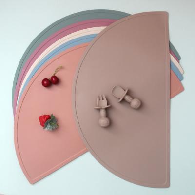 China 2021 Hot Selling Baby's Silicone Table Spikes Half Round Place Mats For Baby for sale