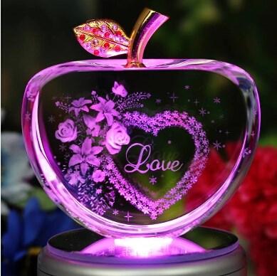 China Agriculture Hot Sale LED Lighted Crystal Apple Birthday Christmas Crystal Apple Gift for sale