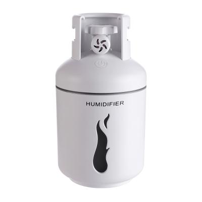 China Outdoor car gas tank USB fan humidifier three small in one car portable mini network red sprayer large capacity for sale