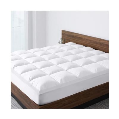 China Wholesale White Luxury Mattress Topper With Down Mattress Waterproof Custom Good Prices Microfiber Bed Topper for sale