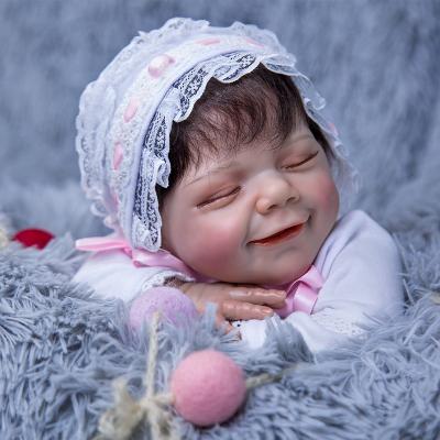 China New Design Changeable Clothing Smiling Bonecas Bebe Doll Toys Kid Children Day Reborn GIF Realistic Cloth Body Fiber Hair 50cm Reborn Baby Dolls for sale