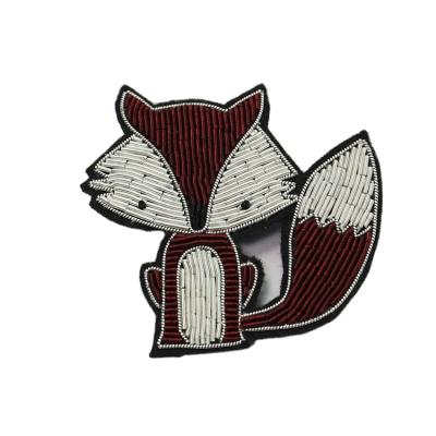 China Handmade Custom Iron On Indian Silk Fox Brooch Hand Fashion Embroidery Patches for sale