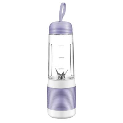 China 300ml Food Grade USB Rechargeable Smoothie Fruit Juice Squeezer Rechargeable Outdoor Portable Blender for sale