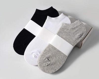 China Hot Selling Best Quality Design Breathable Custom Cotton Print Embroidered OEM Socks Sports Mens Socks for sale