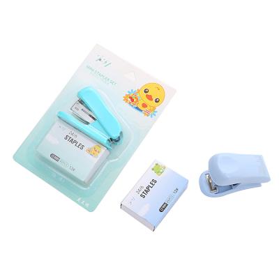 China Hot Selling Plastic Binding Mini Stapler Labor Saving Stapler Office And School Office Supplies Stapler With Staples for sale