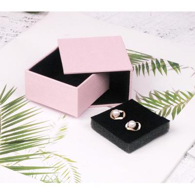 China Beautiful Luxury New Design Pink Cardboard Paper Jewelry Box Packaging Small Earrings Jewelry Gift Box Earing Box for sale