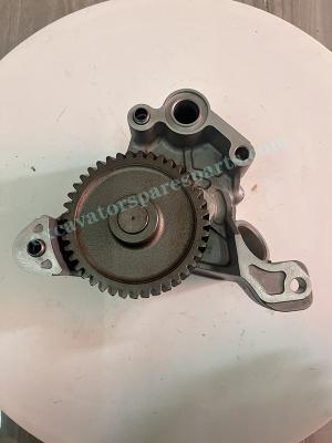 China Isuzu 4M51 Excavator Engine Oil Pump L220-0027S ME220004 OEM for sale