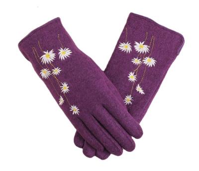 China Soft Leather Women's winter cashmere thickening fashion lovely cold proof warm touch screen cashmere Daisy embroidery gloves wholesale for sale