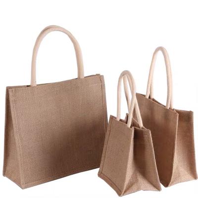 China 2021 New Design Eco-Friendly Burlap Sack With Drawstring Closure Natural Jute Christmas Gift Burlap Bags Customized for sale